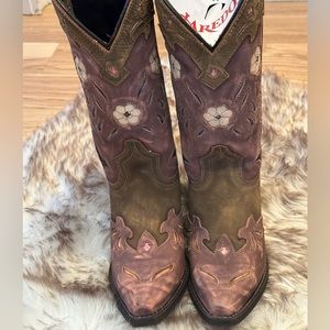 LAREDO WOMEN’S MISS KATE BOOT.  Size 8.5   BROWN/PINK. ALL LEATHER. COWBOY HEEL
